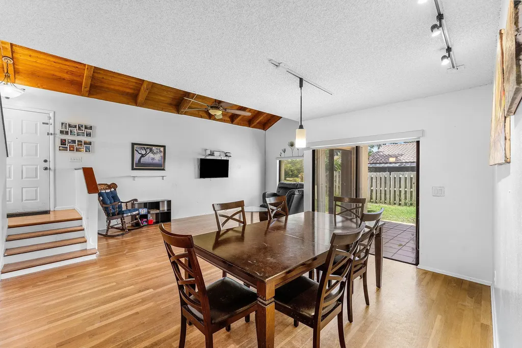 2810 Sand Pines Court Lake Worth FL 33462