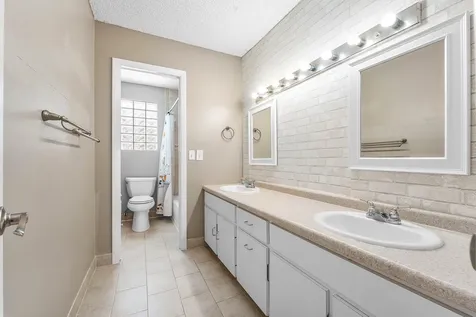 2810 Sand Pines Court Lake Worth FL 33462