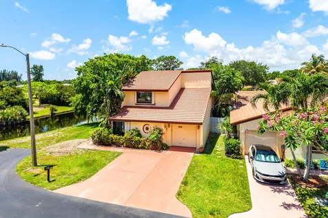2810 Sand Pines Court Lake Worth FL 33462