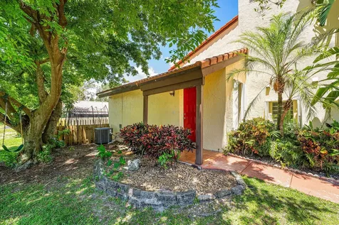 2810 Sand Pines Court Lake Worth FL 33462