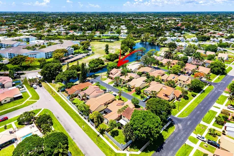 2810 Sand Pines Court Lake Worth FL 33462