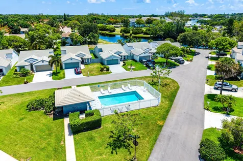 2810 Sand Pines Court Lake Worth FL 33462