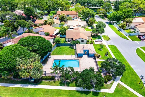 2810 Sand Pines Court Lake Worth FL 33462