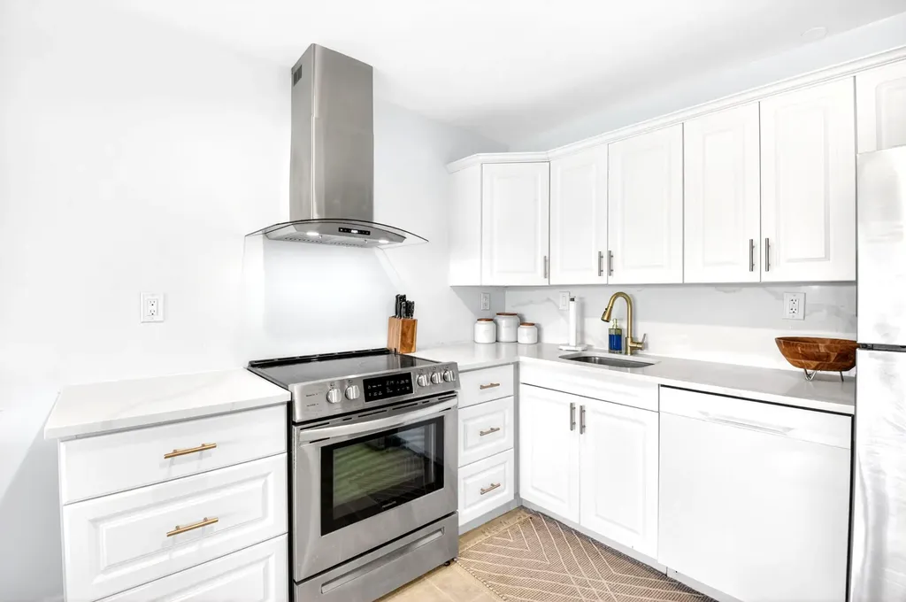 551 Greensward Lane Delray Beach FL 33445