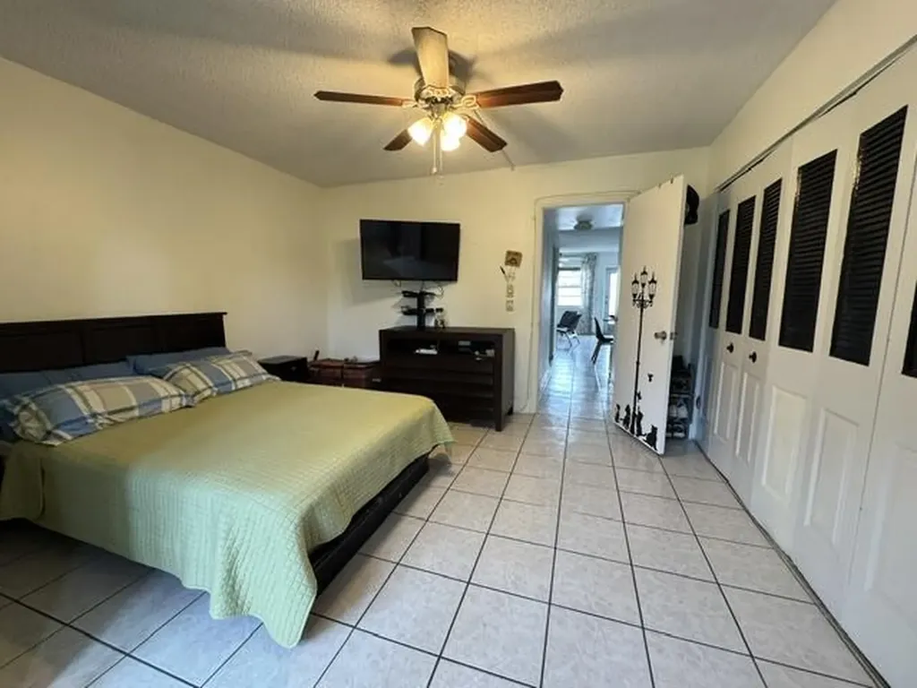 104 Hastings G West Palm Beach FL 33417