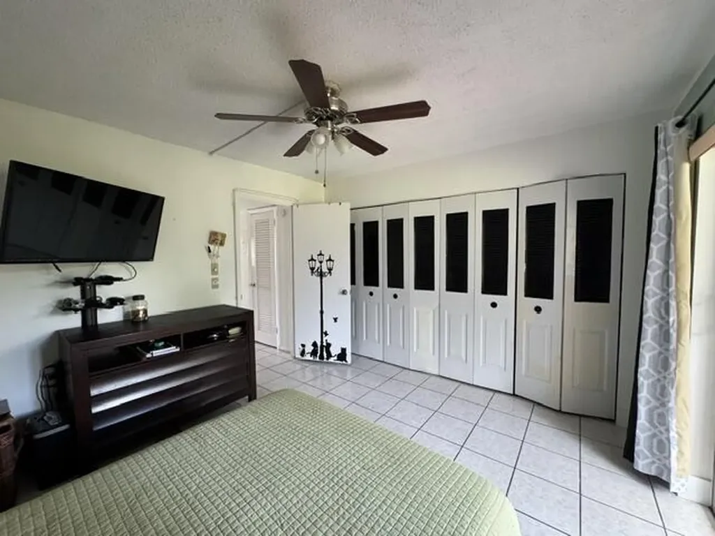 104 Hastings G West Palm Beach FL 33417