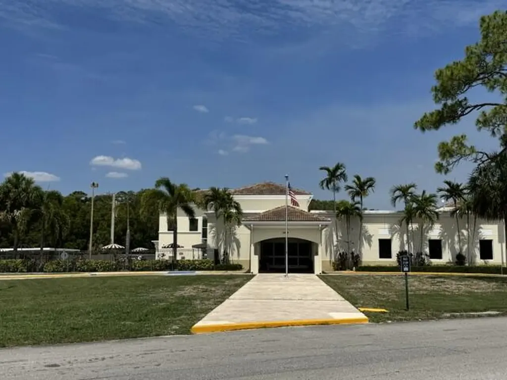 104 Hastings G West Palm Beach FL 33417