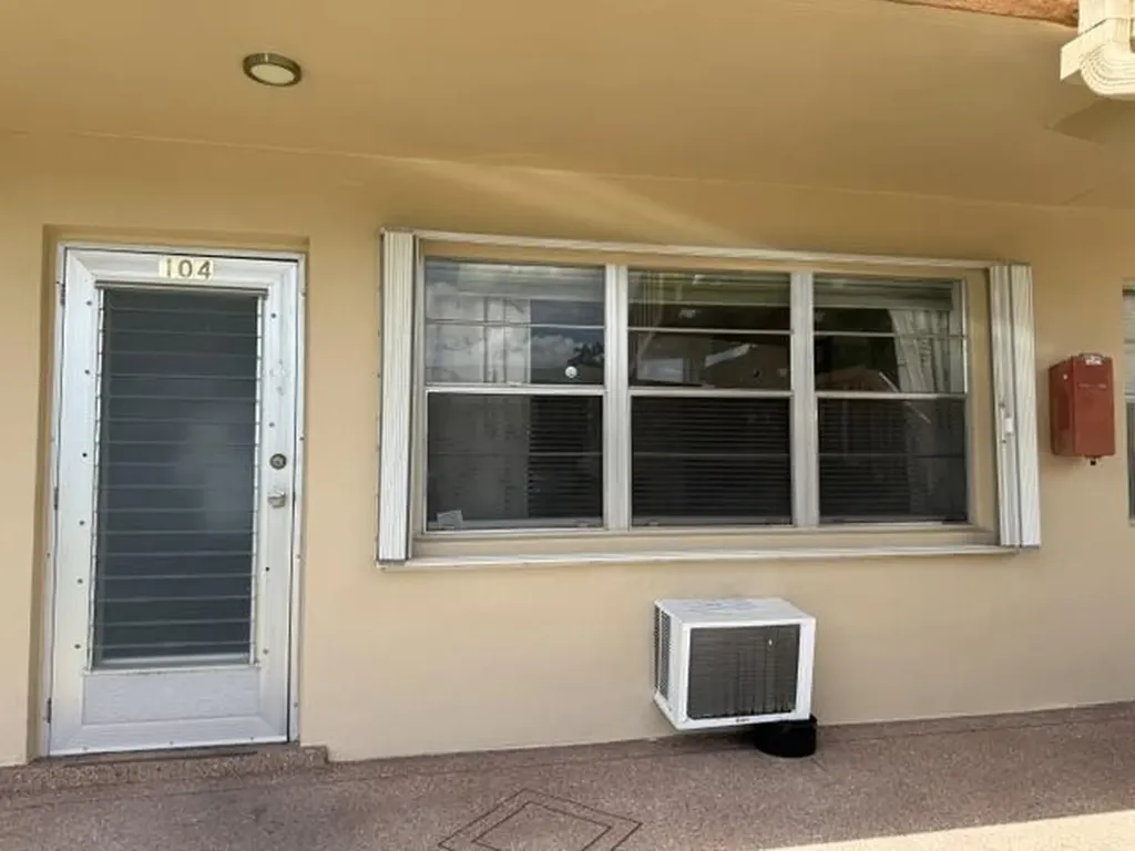104 Hastings G West Palm Beach FL 33417