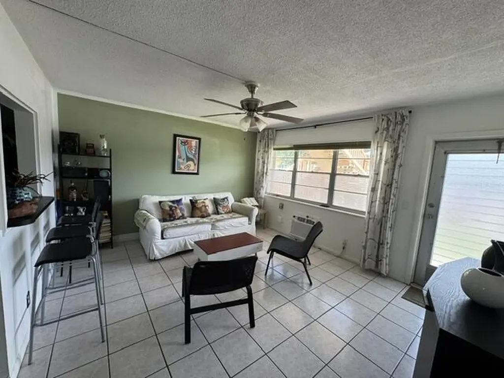 104 Hastings G West Palm Beach FL 33417
