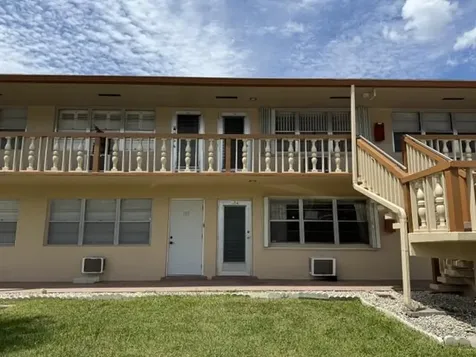 104 Hastings G West Palm Beach FL 33417