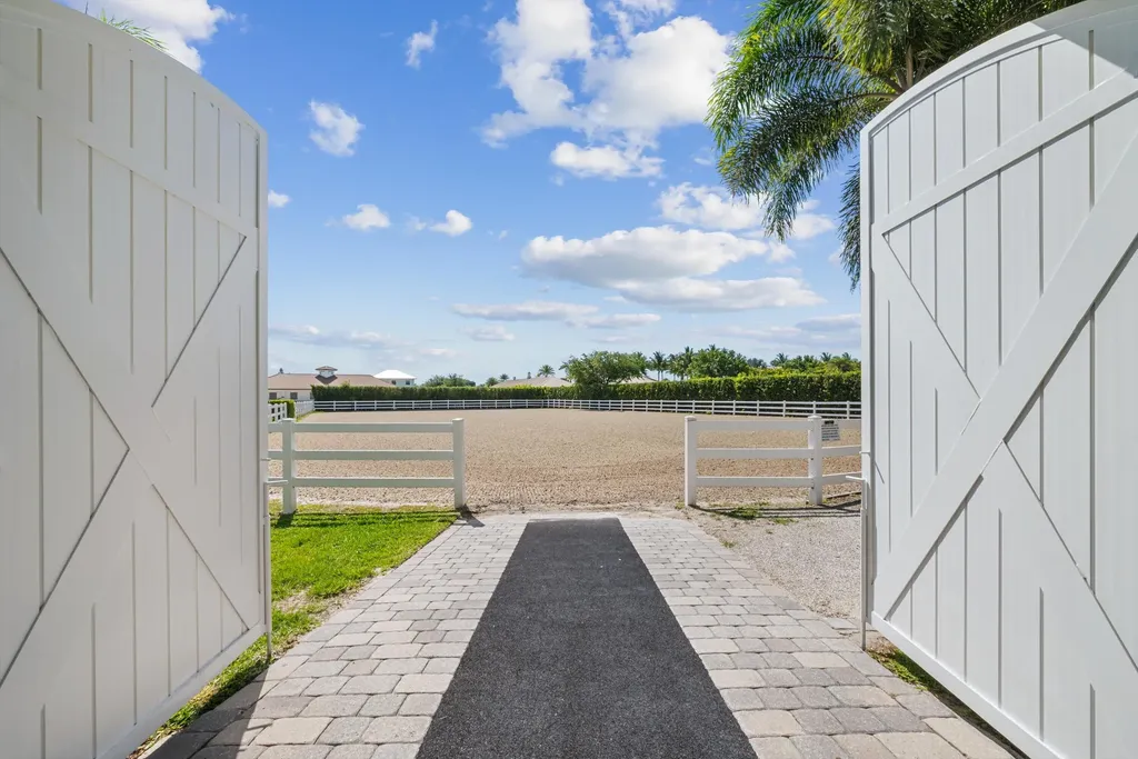 14466 Laurel Trail Wellington FL 33414