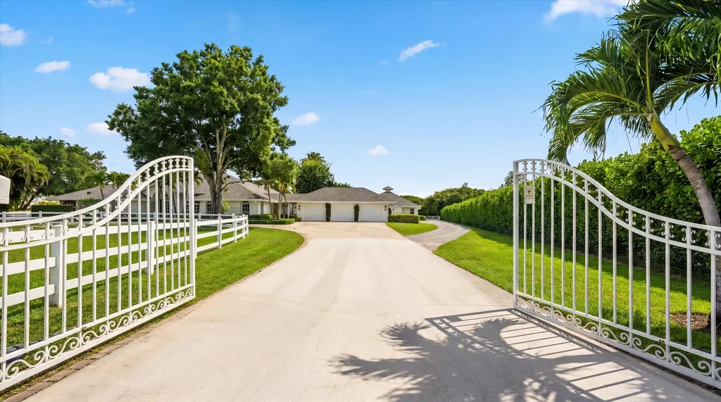 14466 Laurel Trail Wellington FL 33414