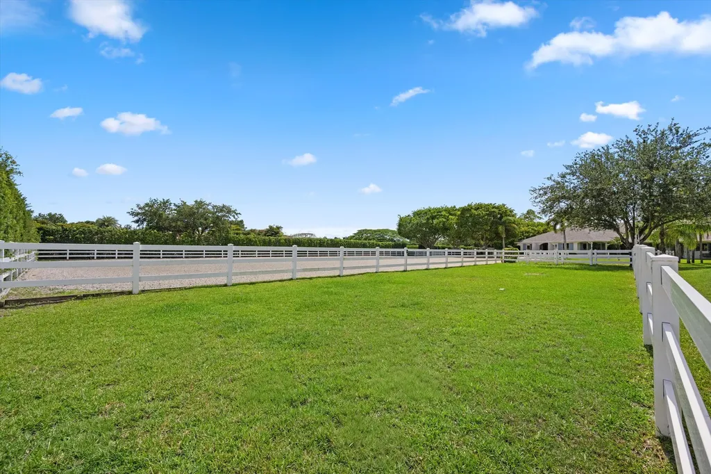 14466 Laurel Trail Wellington FL 33414