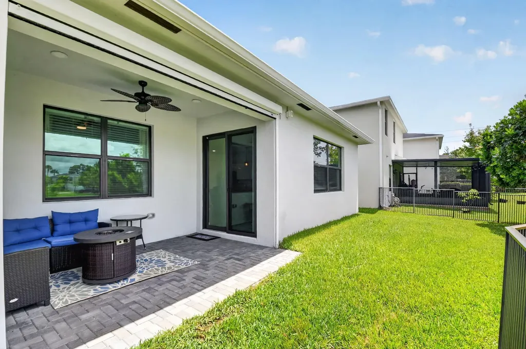 6026 Henderson Way West Palm Beach FL 33415