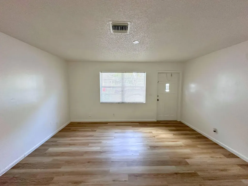 3662 Davis Road Palm Springs FL 33461