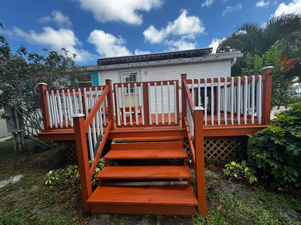 4081 4th Court Lantana FL 33462