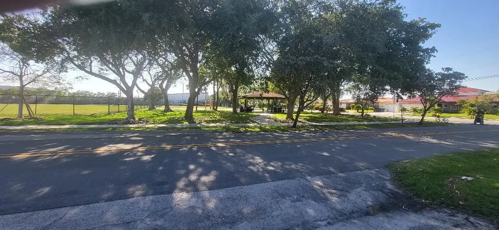 5240 NE 14th Way Fort Lauderdale FL 33334