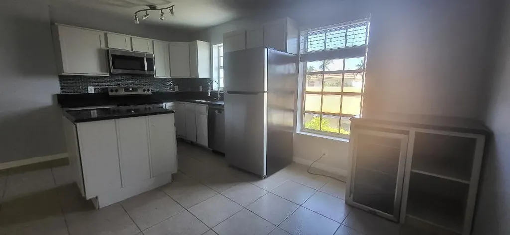 5240 NE 14th Way Fort Lauderdale FL 33334