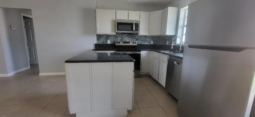 5240 NE 14th Way Fort Lauderdale FL 33334