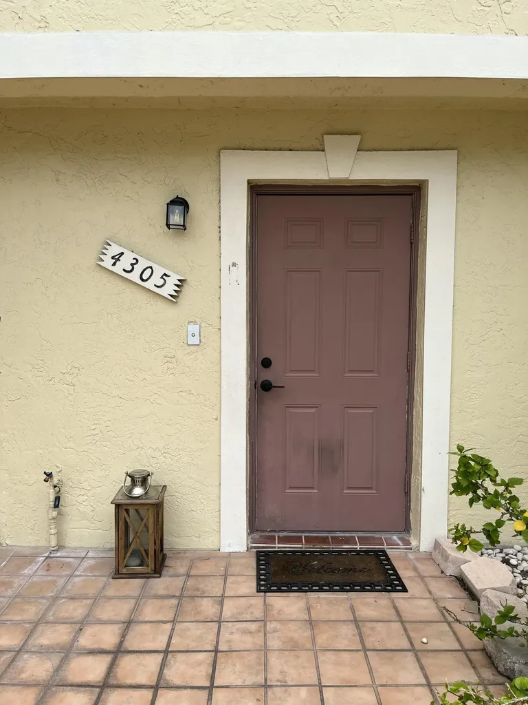 4305 Coral Springs Drive Coral Springs FL 33065