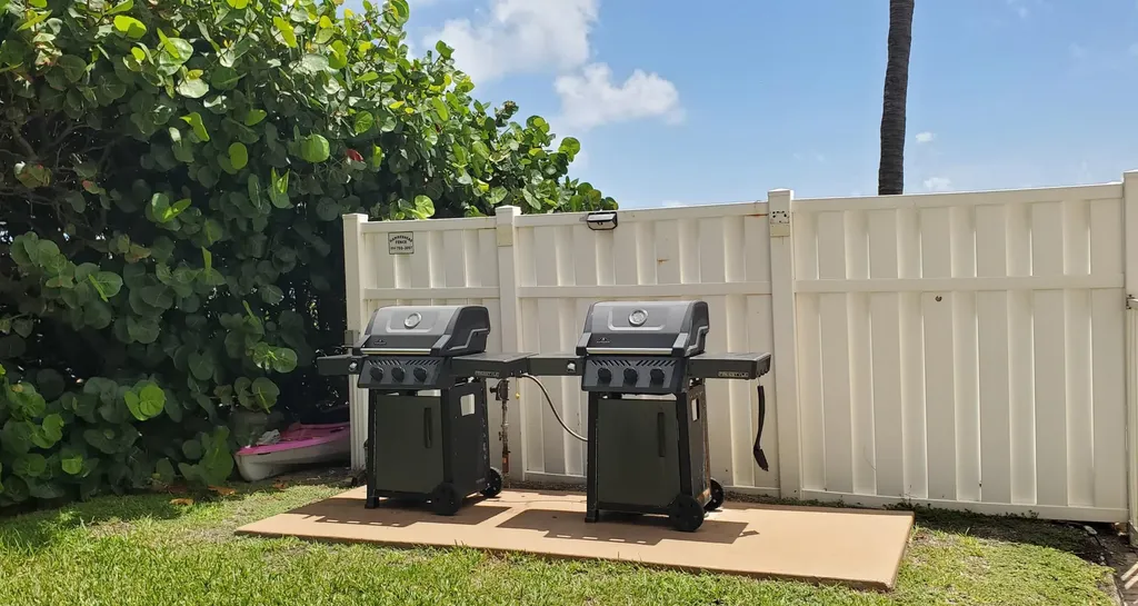 1161 Hillsboro Mile Hillsboro Beach FL 33062