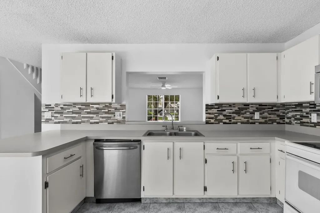 12212 NW 36th Place Sunrise FL 33323