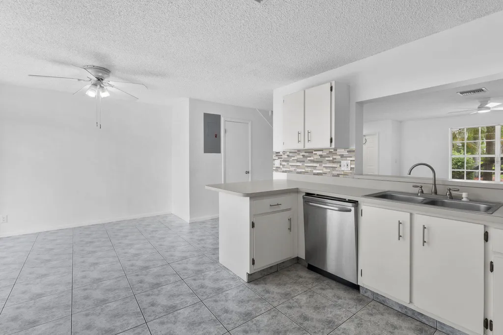 12212 NW 36th Place Sunrise FL 33323