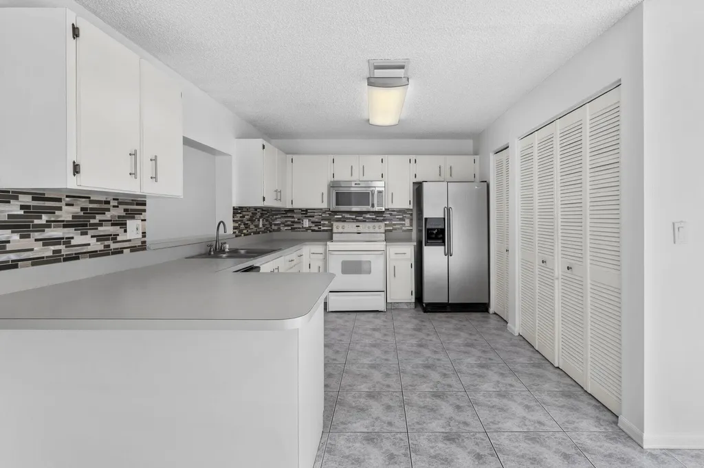 12212 NW 36th Place Sunrise FL 33323