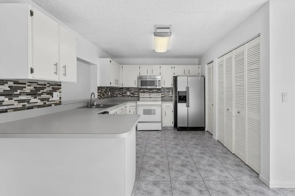 12212 NW 36th Place Sunrise FL 33323
