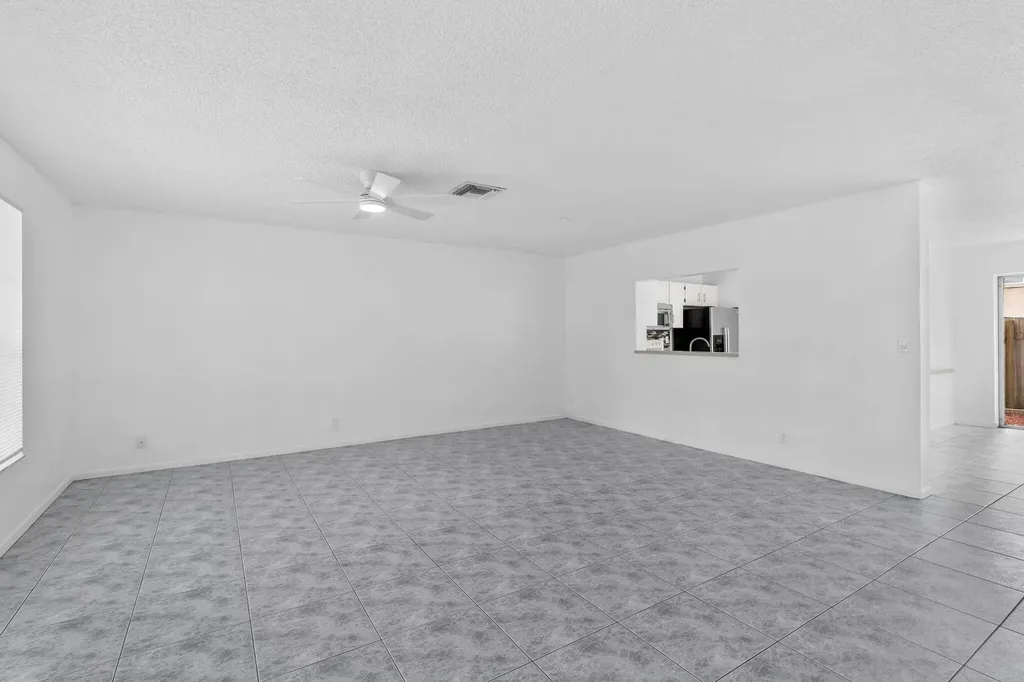 12212 NW 36th Place Sunrise FL 33323