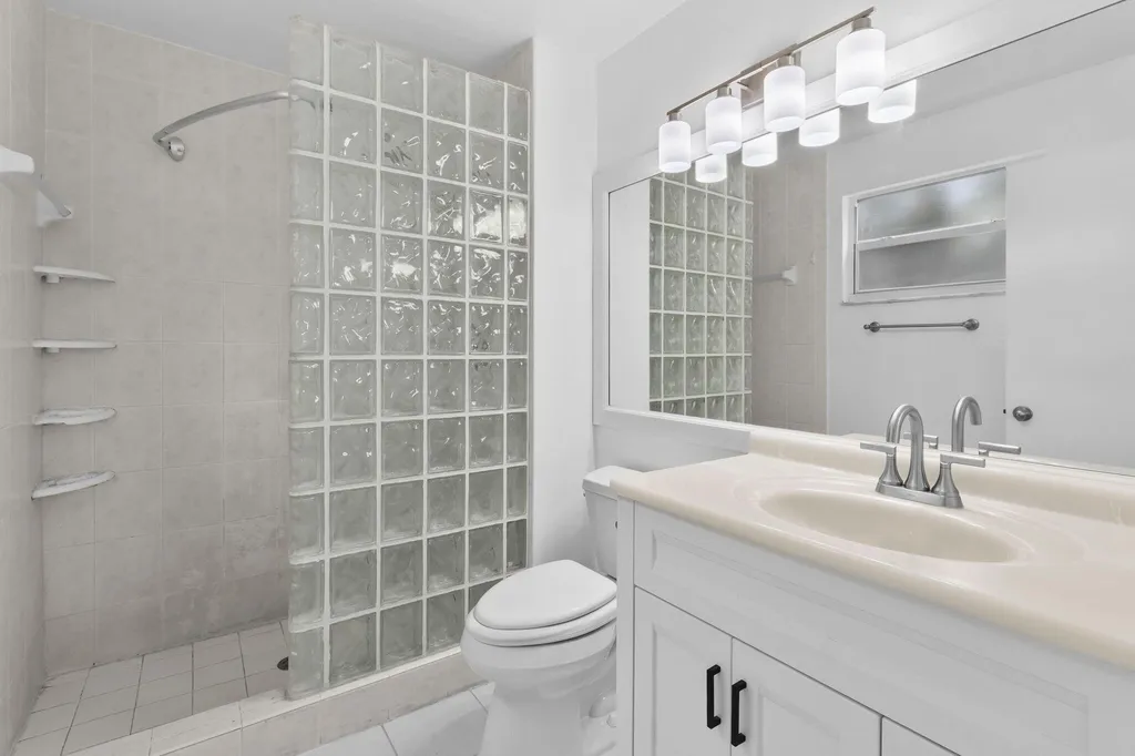 12212 NW 36th Place Sunrise FL 33323
