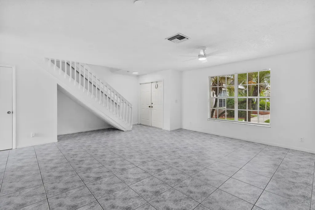12212 NW 36th Place Sunrise FL 33323