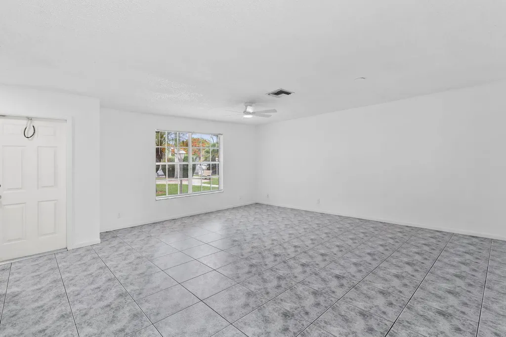 12212 NW 36th Place Sunrise FL 33323