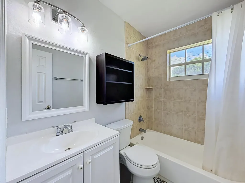 2000 NE 62nd Street Fort Lauderdale FL 33308