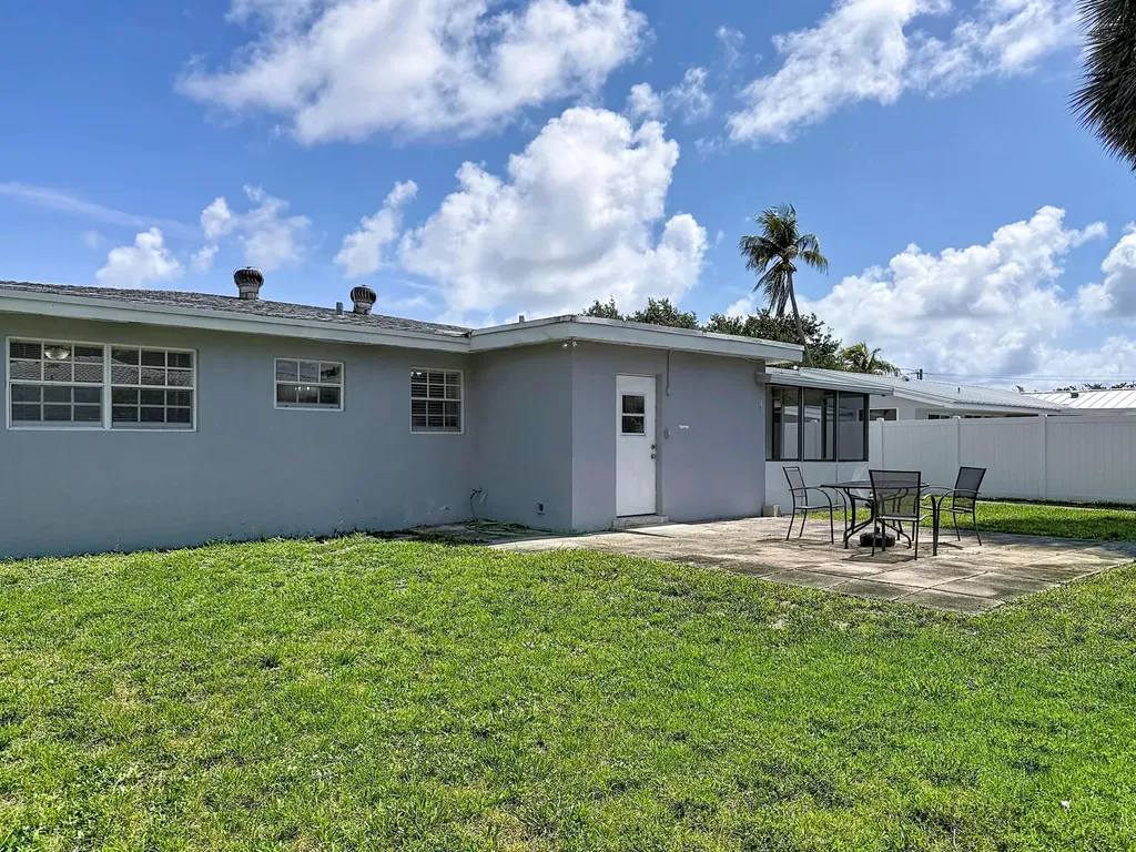 2000 NE 62nd Street Fort Lauderdale FL 33308