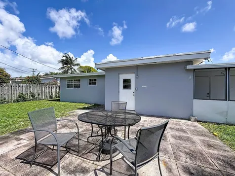 2000 NE 62nd Street Fort Lauderdale FL 33308