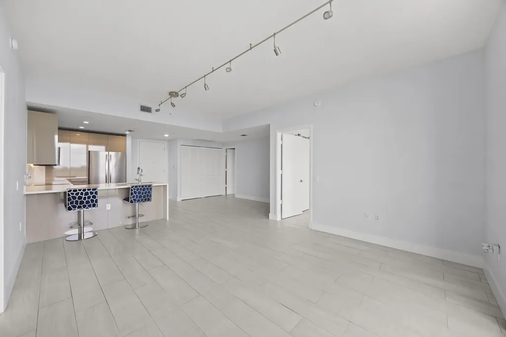 2000 Metropica Way Sunrise FL 33323