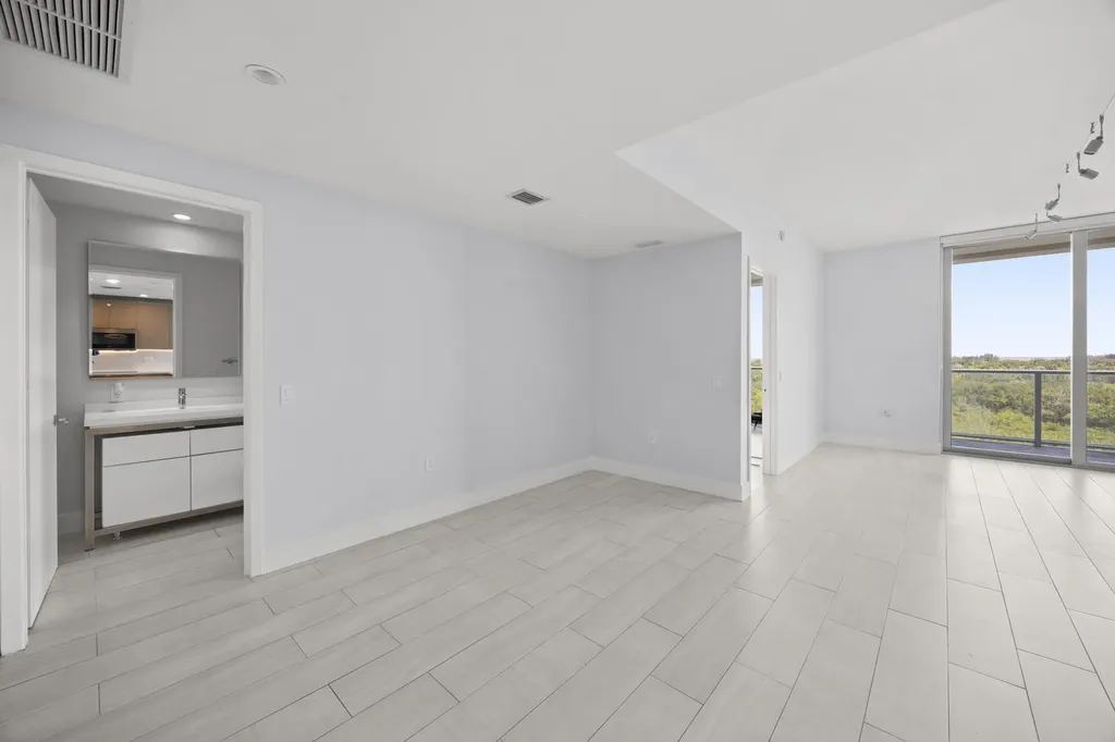 2000 Metropica Way Sunrise FL 33323