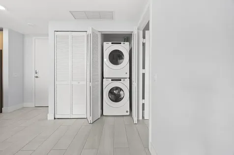 2000 Metropica Way Sunrise FL 33323