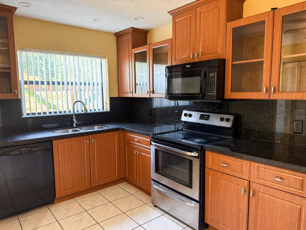 4567 NW 90th Avenue Sunrise FL 33351