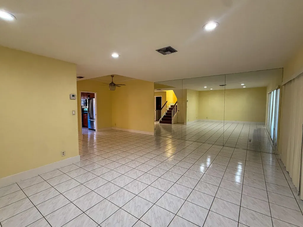 4567 NW 90th Avenue Sunrise FL 33351