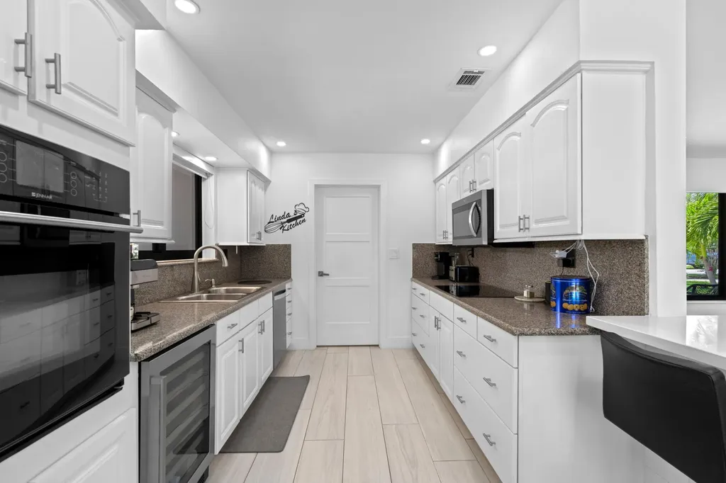160 SE 12th Court Pompano Beach FL 33060