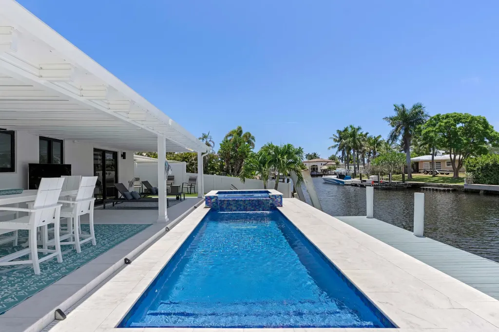 160 SE 12th Court Pompano Beach FL 33060