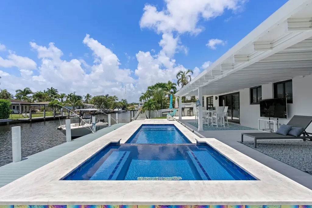 160 SE 12th Court Pompano Beach FL 33060