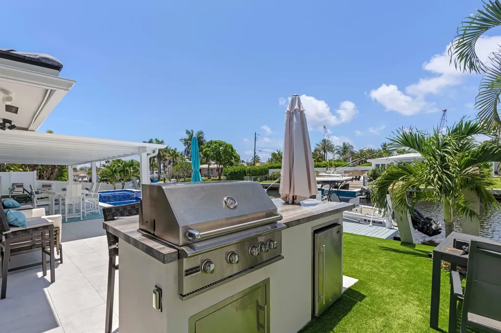 160 SE 12th Court Pompano Beach FL 33060