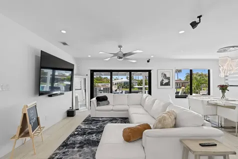 160 SE 12th Court Pompano Beach FL 33060