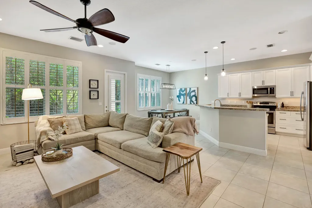 1136 Piccadilly Street Palm Beach Gardens FL 33418
