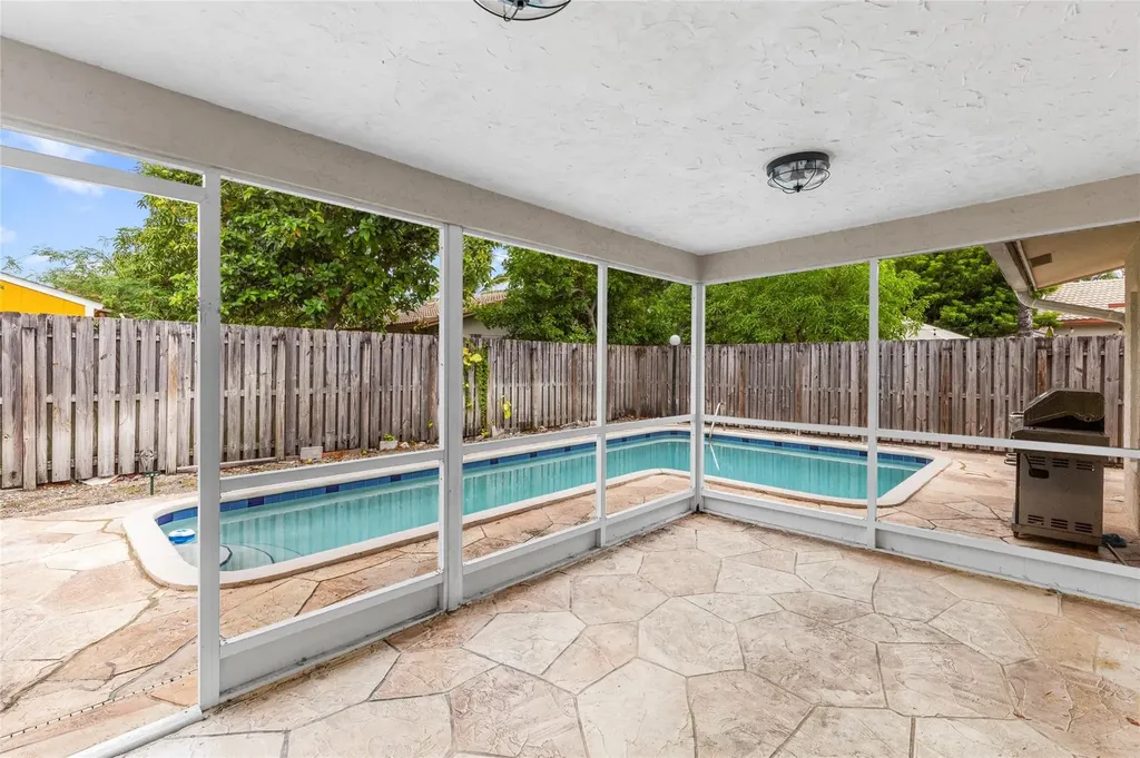 4112 NW 78th Lane Coral Springs FL 33065
