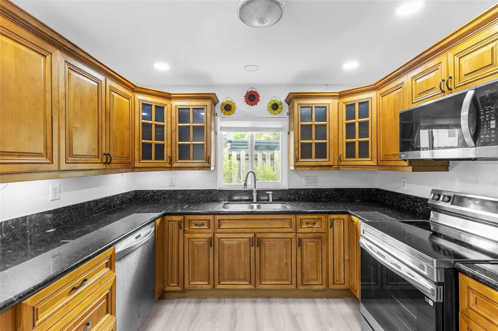 4112 NW 78th Lane Coral Springs FL 33065