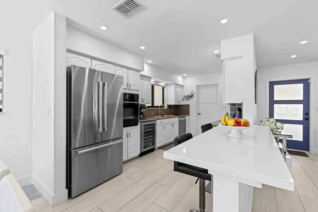 160 SE 12th Court Pompano Beach FL 33060
